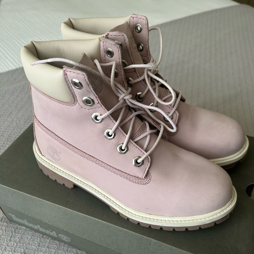 Timberland Women’s Pink Boots Size 8